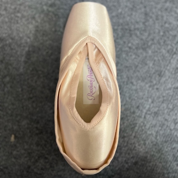 Russian Pointe “Almaz” Pointe Shoe - Picture 1 of 4